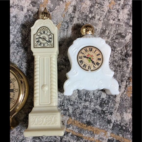 BUNDLE OF VINTAGE AVON PERFUME  BOTTLES! EUC! - Picture 3 of 6